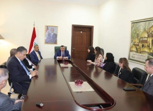 السفير البرزنجي يجمع اجتماعه الاخير مع كادر سفارة جمهورية العراق لدى دولة قطر