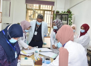 المواطنون في الدورة يثمنون عمل الفرق الطبية وجهودهم الميدانية لمكافحة فايروس كورونا