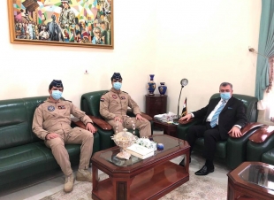 السفير عمر البرزنجي يستقبل الطيارين العراقيين الدارسين في كلية الزعيم القطرية