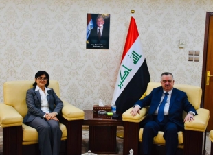 الوكيل البرزنجي يستقبل السفيرة المتقاعدة سندس عمر علي