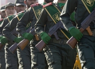 مسؤول ايراني يعلن عن إصابات في صفوف الجيش والحرس الثوري