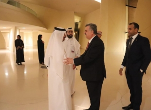 السفير عمر البرزنجي يلبي دعوة عشاء من قبل سعادة رئيس مجلش شورى الدولة لدولة قطر الشقيقة