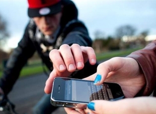 نفذت 18 عملية.. شرطة النجف تعلن اعتقال عصابة الدراجات