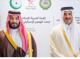 السعودية وقطر وعمان تضغط لمنع ضربة أمريكية على إيران… والإمارات خارج هذه الجهود