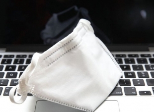 لكم من الوقت يعيش فيروس كورونا على الأسطح وفي الهواء؟ (صورة)