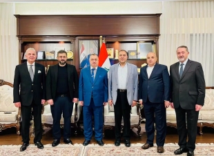 سفير جمهورية العراق لدى المملكة الأردنية الهاشمية يستقبل النائب السابق الشيخ جنيد الكسنزاني وعددًا من الشخصيات