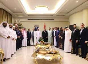 السفير عمر البرزنجي يلقي كلمة ترحيبية بسعادة وزير الدولة للشؤون الخارجية لدولة قطر الشقيقة
