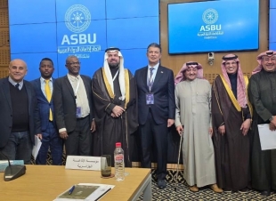 ترامب يسعى لإلزام السياح بالكشف عن حساباتهم على مواقع التواصل قبل دخول الولايات المتحدة