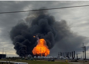 انفجار ضخم في مصفاة فاليرو بولاية تكساس الأمريكية