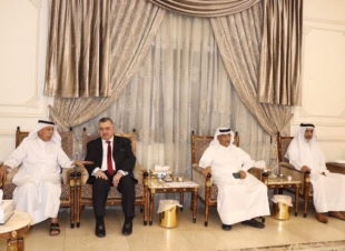 السفير البرزنجي يزور سعادة رئيس مجلس الشورى السابق لدولة قطر للسلام على سعادته بمناسبة انتهاء مهام اعماله 