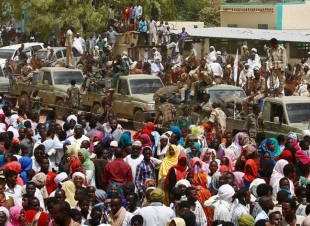 السودان.. ارتفاع ضحايا المواجهات العسكرية في دارفور إلى نحو 250 قتيلاً وجريحاً