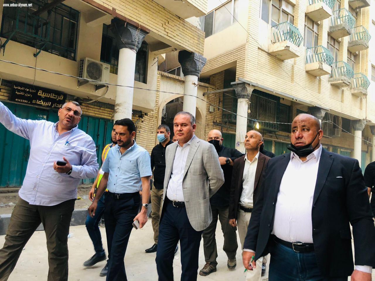 المعمار علاء معن  امين بغداد يتفقد  اعمال تطوير وتاهيل زقاق المتنبي