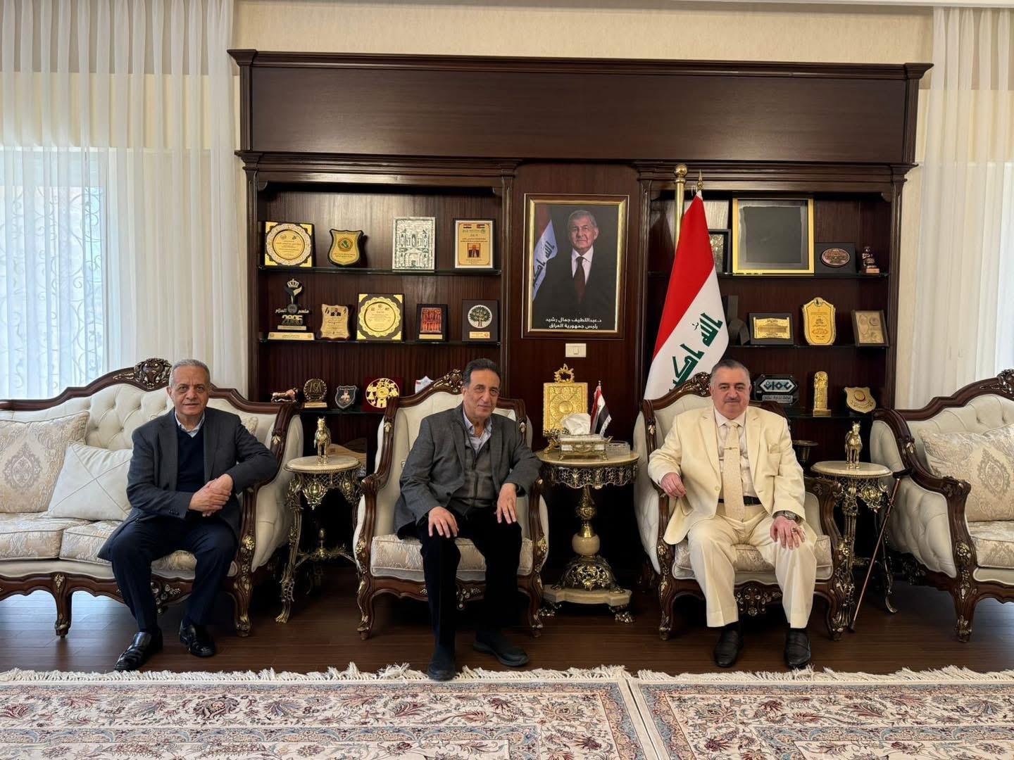 سفير جمهورية العراق لدى المملكة الأردنية الهاشمية يستقبل المهنئين بمناسبة عيد الفطر المبارك