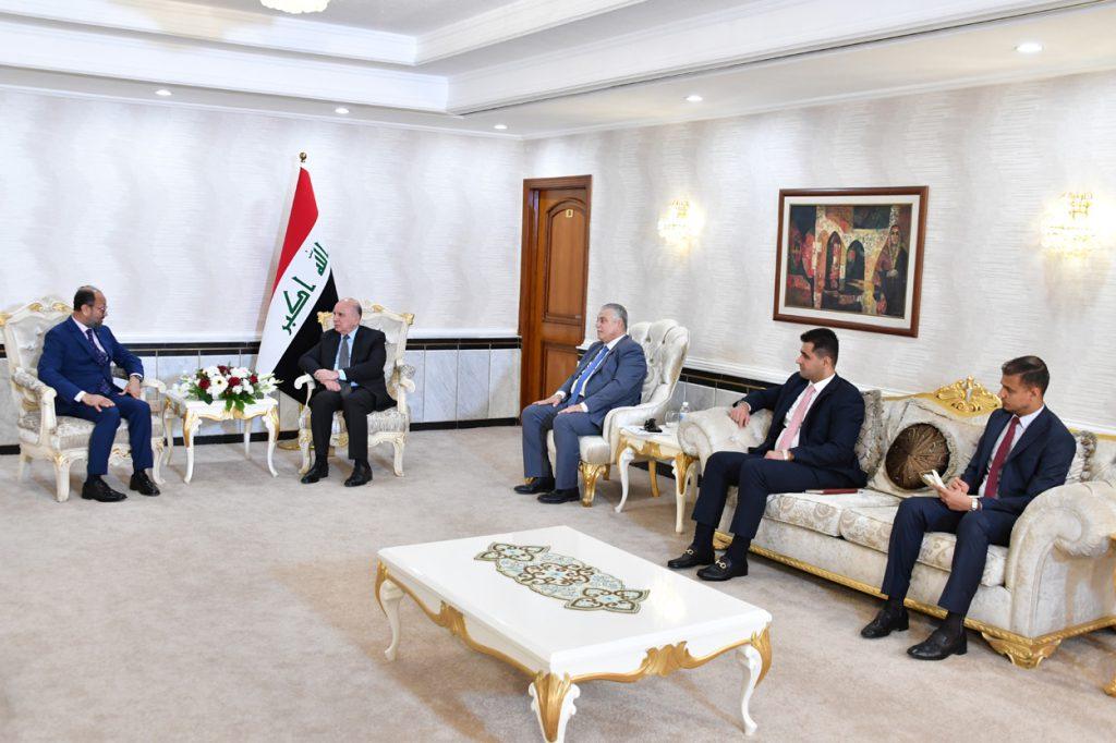 وزير الخارجيَّة يستقبل السفير البنغلاديشيّ لدى العراق