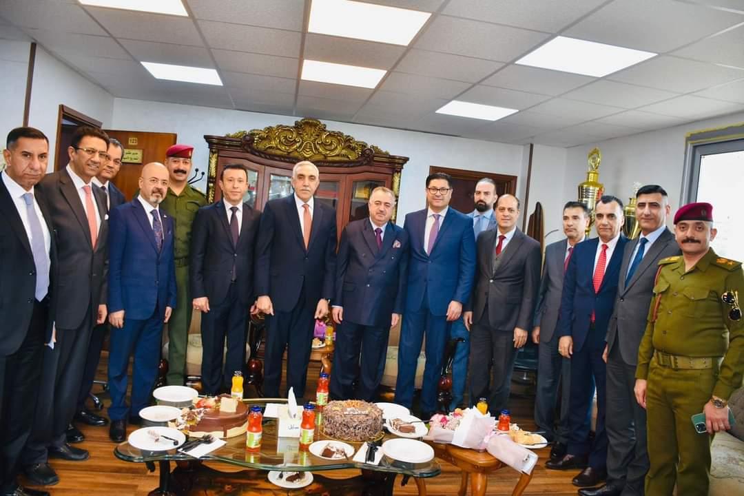 وكيلا وزارة الخارجية يشاركان مكتب التصاريح الأمنية في الوزارة إحتفالهم بعيد الشرطة