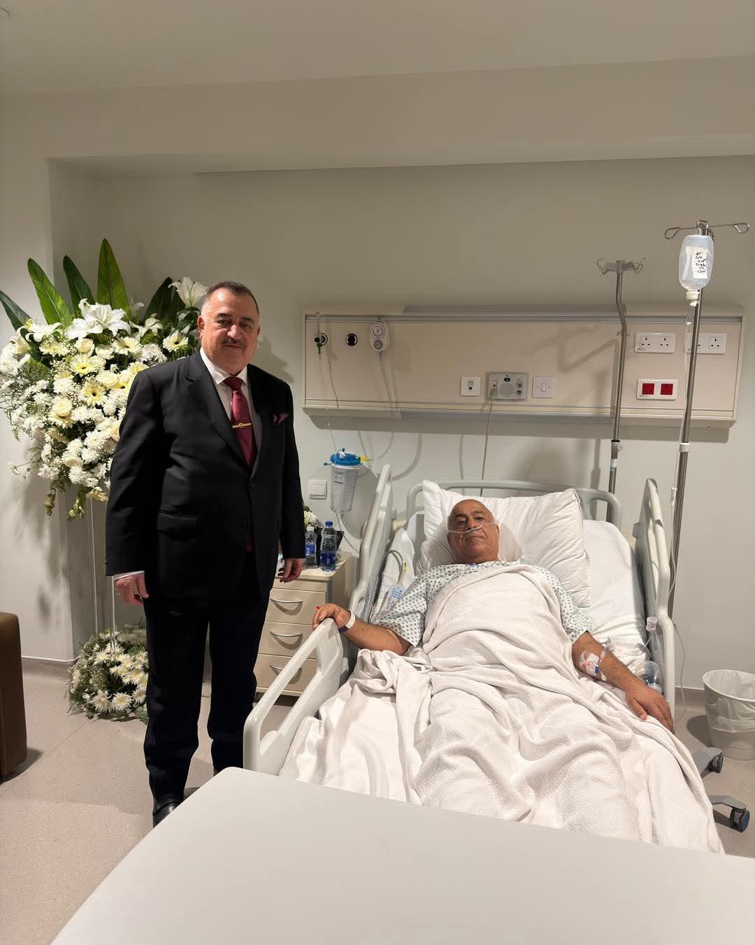 سفير جمهورية العراق لدى المملكة الأردنية الهاشمية يزور شيخ عشيرة جبور الإبراهيم العام للاطمئنان على صحته