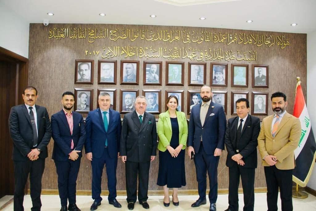 وكيل وزارة الخارجية للشؤون القانونية عمر البرزنجي يهنئ نقابة المحامين العراقيين بمناسبة الذكرى التسعين لتأسيسها .