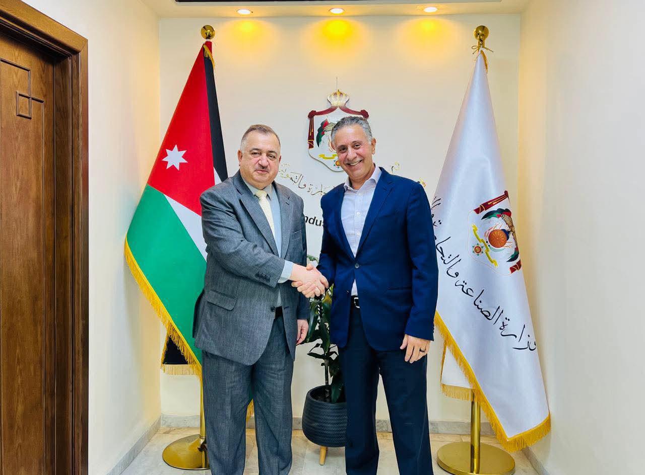 سفير جمهورية العراق لدى المملكة الأردنية الهاشمية يلتقي وزير الصناعة والتجارة والتموين الأردني