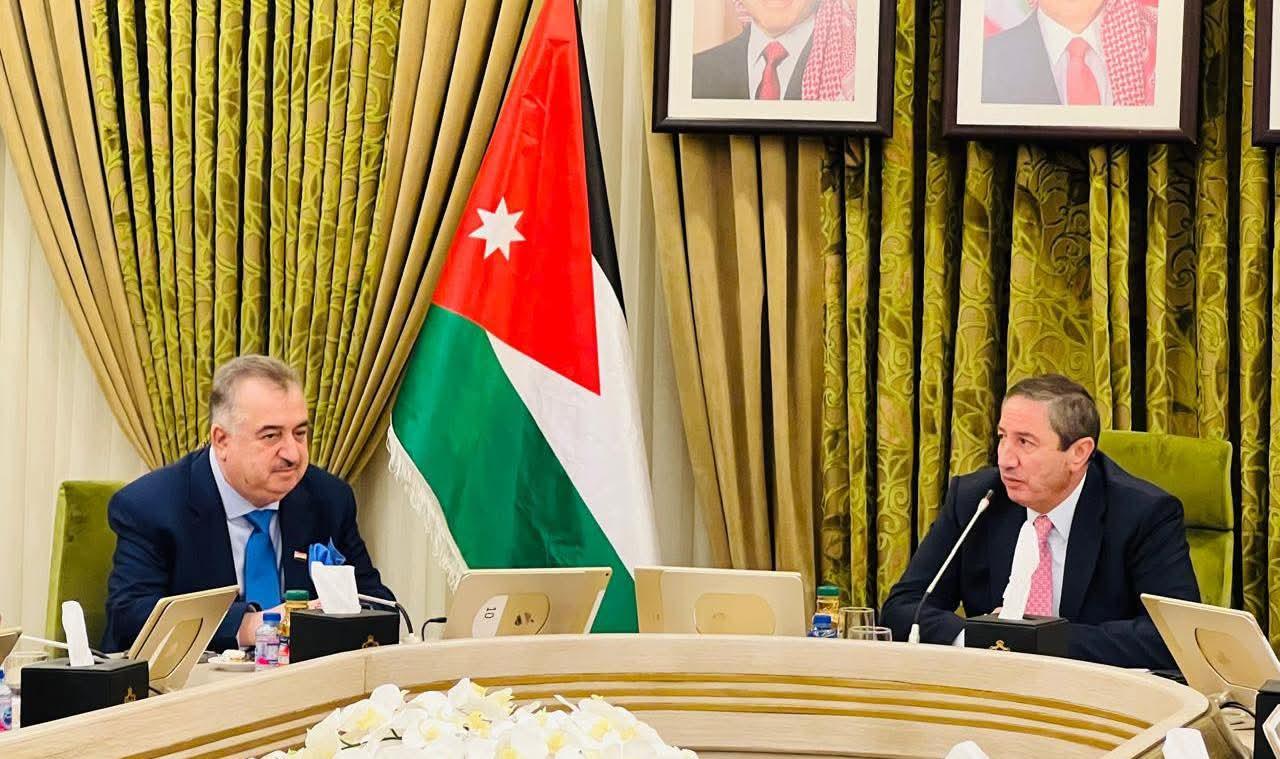 سفير جمهورية العراق لدى المملكة الأردنية الهاشمية يلتقي لجنة الأخوة الأردنية العراقية في مجلس الأعيان الأردني