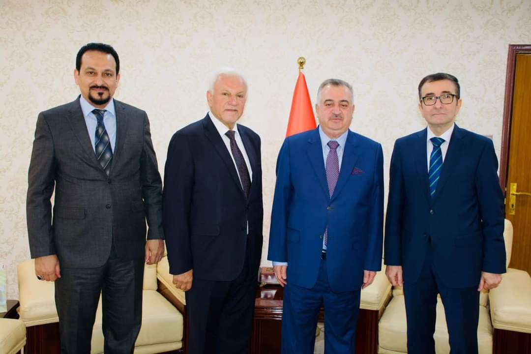 الوكيل البرزنجي يستقبل السفير المتقاعد راجح الموسوي .