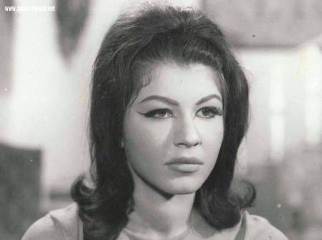 بسبب خطأ طبي... فنانة شهيرة تفقد قدرتها على الحركة
