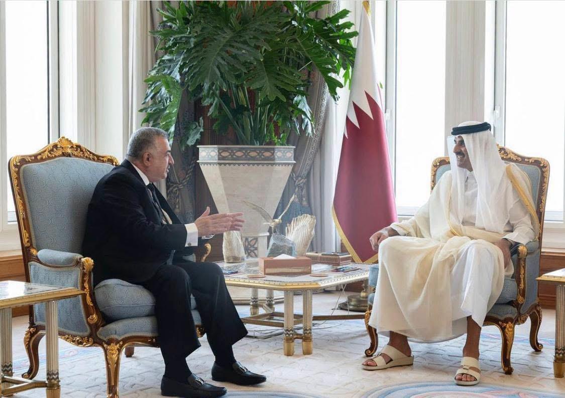 سفير جمهورية العراق لدى المملكة الأردنية الهاشمية يلتقي أمير دولة قطر ويعزيه بوفاة الأمير الوالد