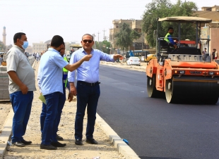 خلال متابعته اعمال تطوير شارع السياب .. المعمار علاء معن يعلن انجاز اكساء ١٠ ملايين م٢ من شوارع بغداد