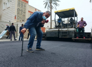 خلال متابعته الميدانية لاعمال تطوير واكساء محلة ٦٠٩ في المنصور .. المعمار علاء معن يعلن قرب تطوير محلتي ٦١١ و٦١٣ بمنطقة الداوودي