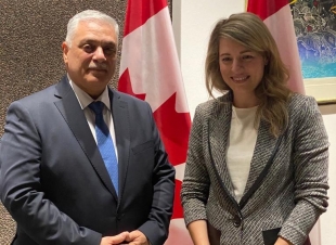  التقى رئيس بعثة العراق الدبلوماسيّة السيّد حيدر راضي ناصر الشمرتي يوم الإثنين الموافق ٢٠٢٢/١٠/٢٤ بوزيرة خارجيّة كندا معالي الوزيرة السيّدة (ميلاني جولي )