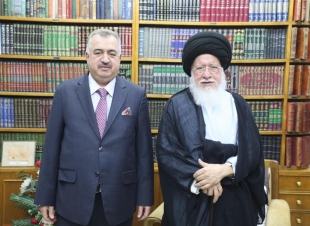 ‎ سماحة المرجع السيد حسين الصدر يستقبل الوكيل البرزنجي. 