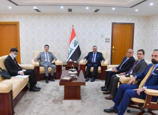  وكيل وزارة الخارجيَّة للشُؤُون مُتعددة الأطراف والشُؤُون القانونيَّة يستقبل السفير الصيني لدى العراق