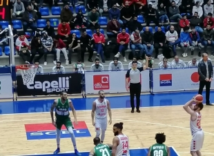  العراق يخسر أمام لبنان في مستهل مشواره بتصفيات آسيا لكرة السلة