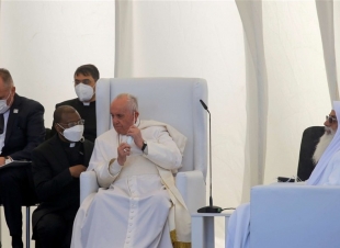 حقيقة سرقة كرسي البابا بعد القداس في مدينة أور