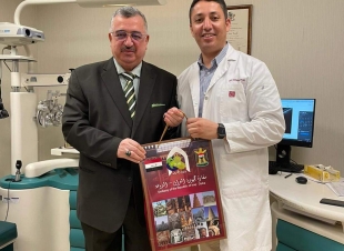 البرزنجي يقدم الشكر والامتنان الى الدكتور عصام عامر رواق استشاري طب وجراحة العيون.   .