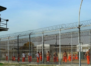  كورونا على ابواب السجون