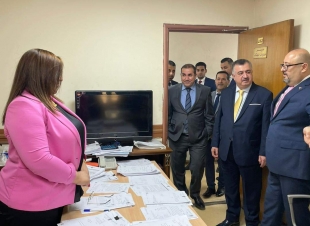  .الوكيل البرزنجي يزور الدائرتين المالية والقانونية في مركز الوزارة