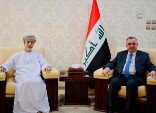 وكيل وزارة الخارجية للشؤون متعددة الأطراف والشؤون القانونية يستقبل سفير سلطنة عُمان لدى جمهورية العراق 