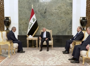 رئيس الجمهورية يتسلّم أوراق إعتماد سفيريّ الجزائر والمملكة المتحدة الجديديَن