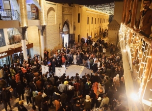 المعمار علاء معن يعلن استمرار اقامة العروض الفنية والثقافية في زقاق المتنبي ليلاً لاعادة الحياة لمناطق