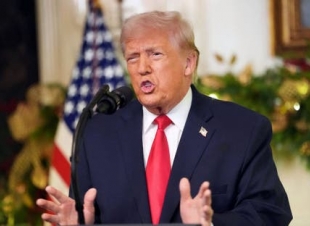 ترامب يقول إن تغيير النظام الإيراني 