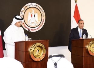وزيرا خارجية مصر وقطر يؤكدان أهمية احتواء التوتر لمنع اتساع الصراع في المنطقة
