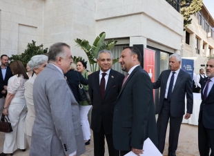 سفير جمهورية العراق لدى المملكة الأردنية الهاشمية يشارك في حفل افتتاح مراكز جنيف في عمّان بدعوةٍ كريمة من سفيرة الاتحاد السويسري لدى المملكة الأردنية الهاشمية السيدة إيميليا جورجيفا، ومديرة مركز جنيف لحوكمة قطاع الأمن (DCAF) السفيرة ناتالي شوار، ومدير ال