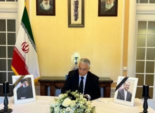رئيس بعثة العراق في الدنمارك يقدم تعازيه في السفارة الايرانية